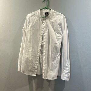 White H&M crisp button down shirt. Excellent condition.